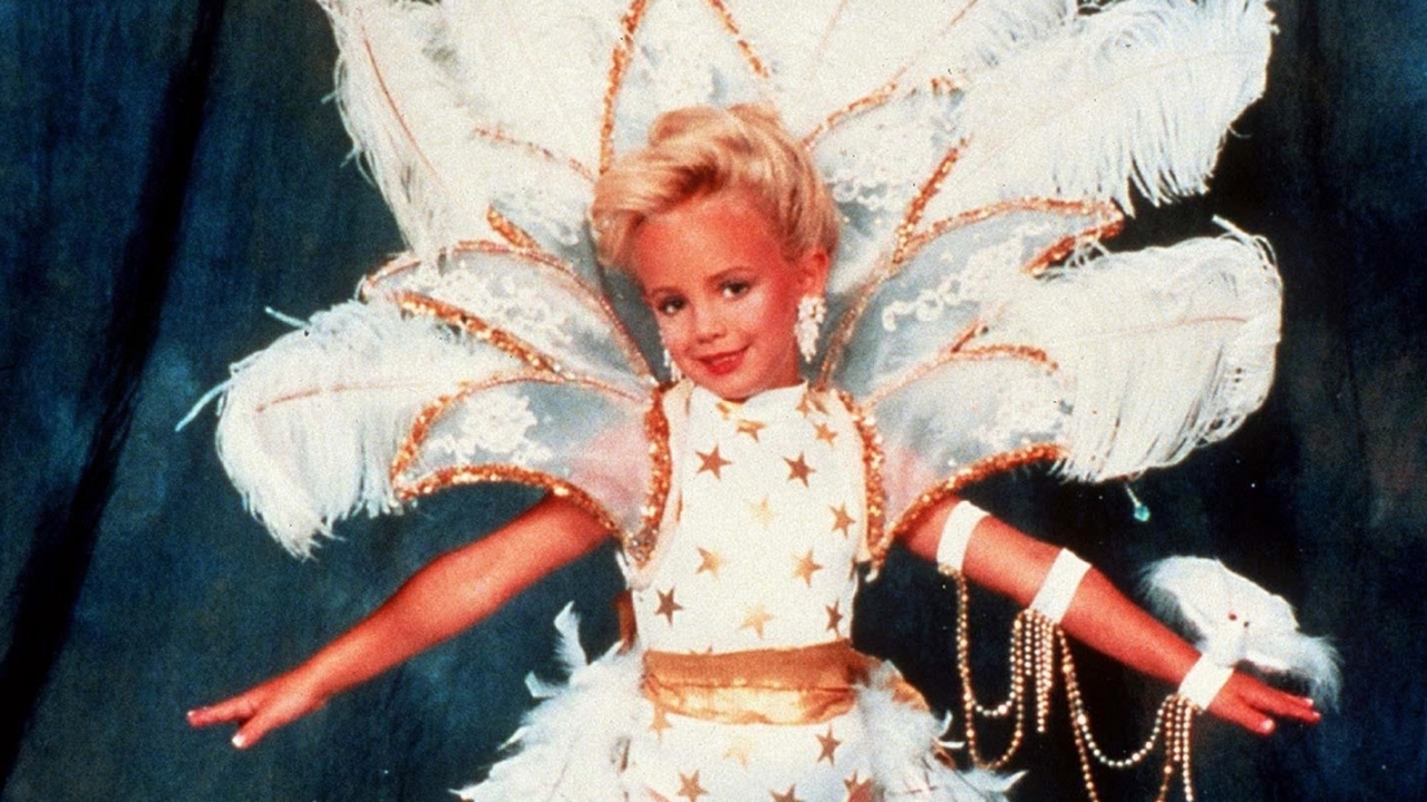 [IMAGE] JonBen&eacute;t Ramsey cops urged to re-test DNA on 3 key pieces of evidence including her underwear as huge...